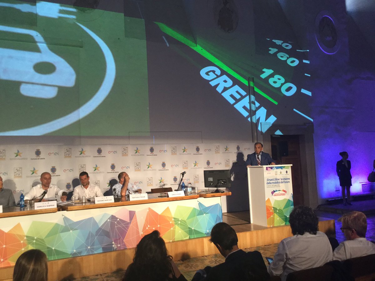 Enrico Pisino Presidente del Cluster Trasporti Italia 2020 a #mobilitAnci2016 <a href="/comuni_anci/">comuni_anci</a>