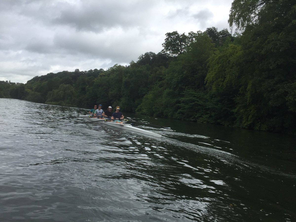 EtonRowing's tweet photo. Through Bray & Maidenhead locks to the @Cliveden_House @ClivedenNT stretch. #BritChamps #UpperBoats #BeautifulThames https://t.co/YmQb5Spi0s