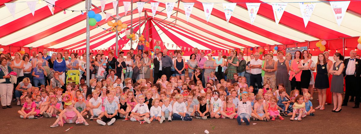 eeuwfeest2016's tweet photo. Galafeest voor de kinderen geweldig verlopen! Binnenkort komen alle foto's en de libdup online,foto © Erik v Asten https://t.co/8xTcizmiuP