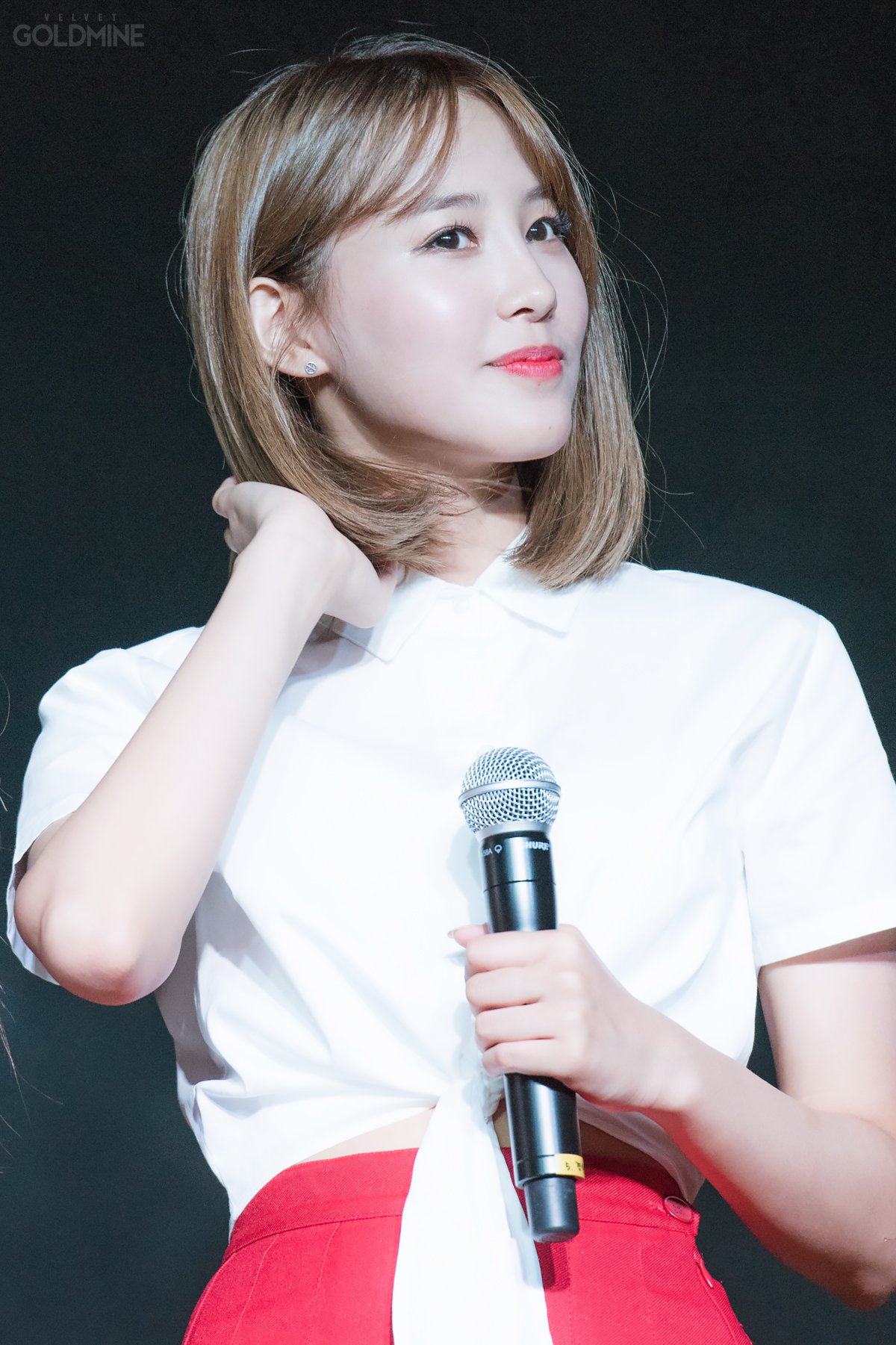 Cm1x9OlVIAAIBRX.jpg:orig