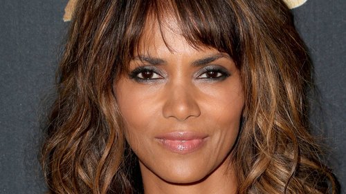 .@HalleBerry asks the question mothers of black sons are thinking huff.to/29AorRu