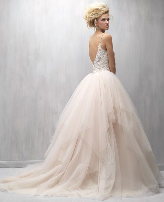 elegantwedding_'s tweet photo. Asymmetrical layers of #tulle flow #whimsically on this romantic #ballgown by @themadisonjames๐#bridal #weddingdress https://t.co/UGqeP2HzIh