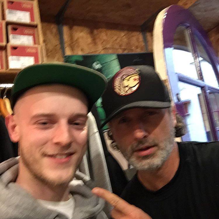 LincolnFaux's tweet photo. Love when he makes appearances....
#AndrewLincoln #AdorableAndy https://t.co/yBbWVOFdYF