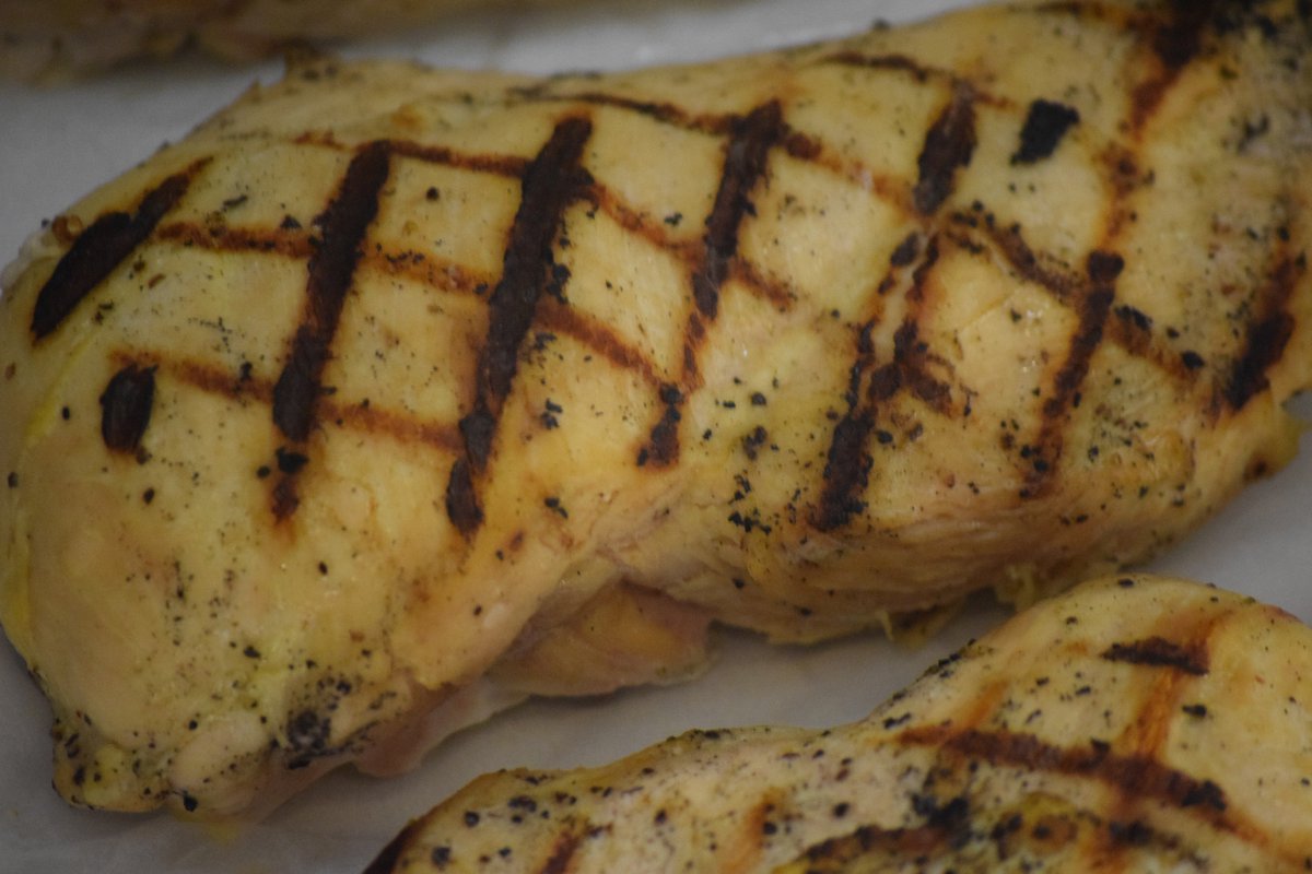 TaboraFarms's tweet photo. It's lunch time at @TaboraFarms stop in and grab a bite from our deli #Taborafarms #lunchtime https://t.co/YcafxhDM4w