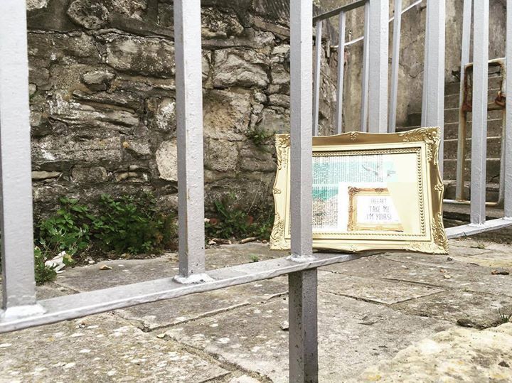 _feop_'s tweet photo. #freeart #freeartfriday 1/1 #feop #gold #frame #southsea https://t.co/NMR8UnjZDR https://t.co/mpbBv2e6A6