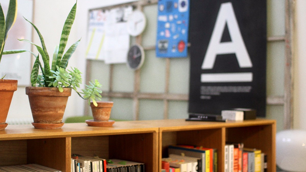 AREA_17_'s tweet photo. AREA 17 recherche un designer interactif pour son bureau de Paris. https://t.co/TjfaRCAv2u https://t.co/BDQDUAwDYn