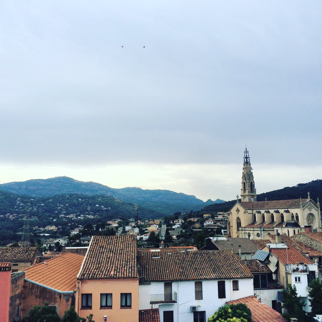 deejaysdelreves's tweet image. A les 20.00 h ens posem en marxa a la terrassa del Mirador!! #DDR #nitsdestiu16