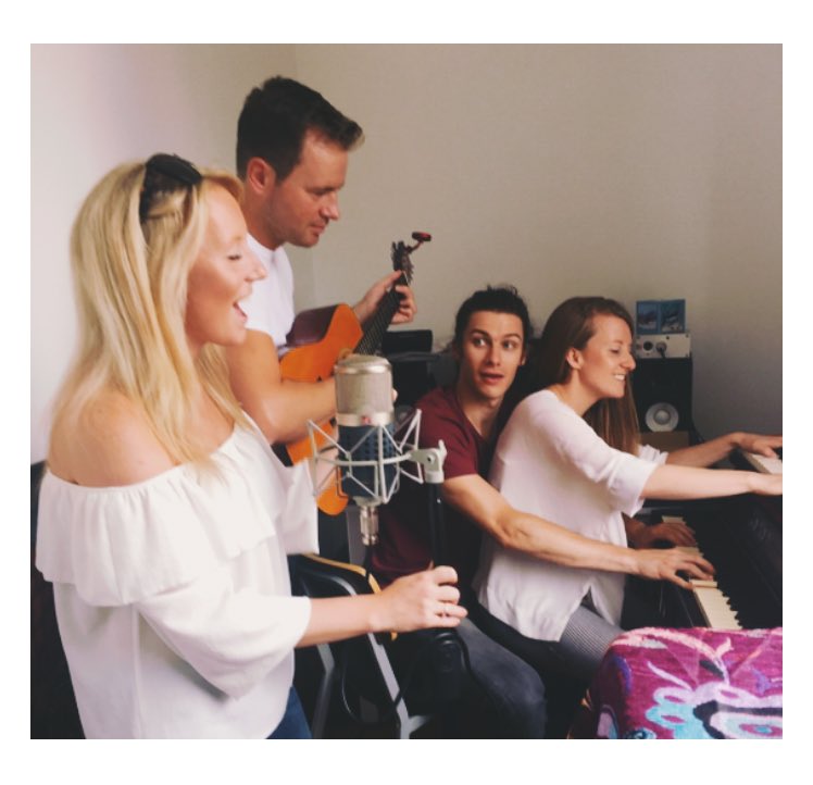 Jammin' <a href="/davidfjevans/">David Evans</a> <a href="/clairehiggins_/">Claire Higgins</a> <a href="/andylowemusic/">Andy Lowe</a>