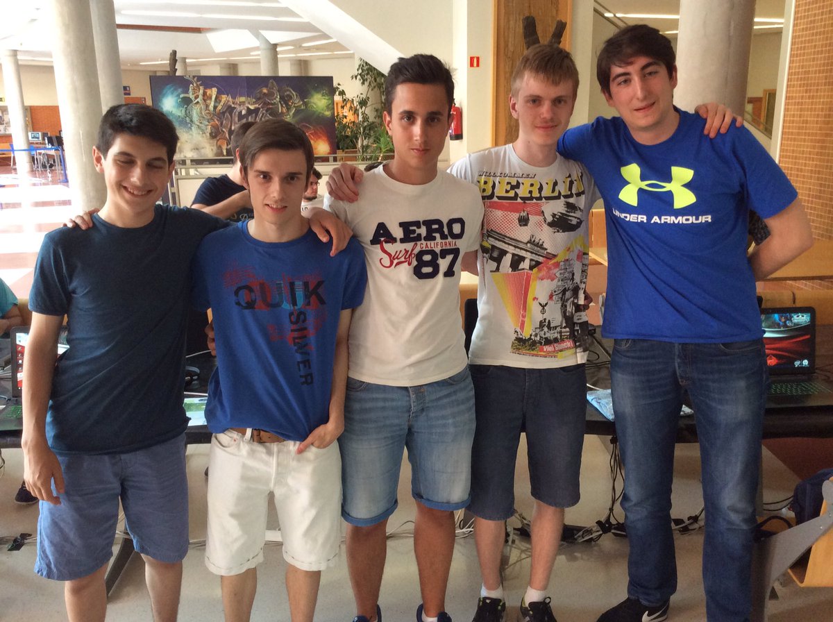 University_ES's tweet photo. El equipo Dark Revenge se proclama campeón de la Open Cup de @lol_spain #Final4University #DominateWithOMEN https://t.co/9pQBD7wXE0
