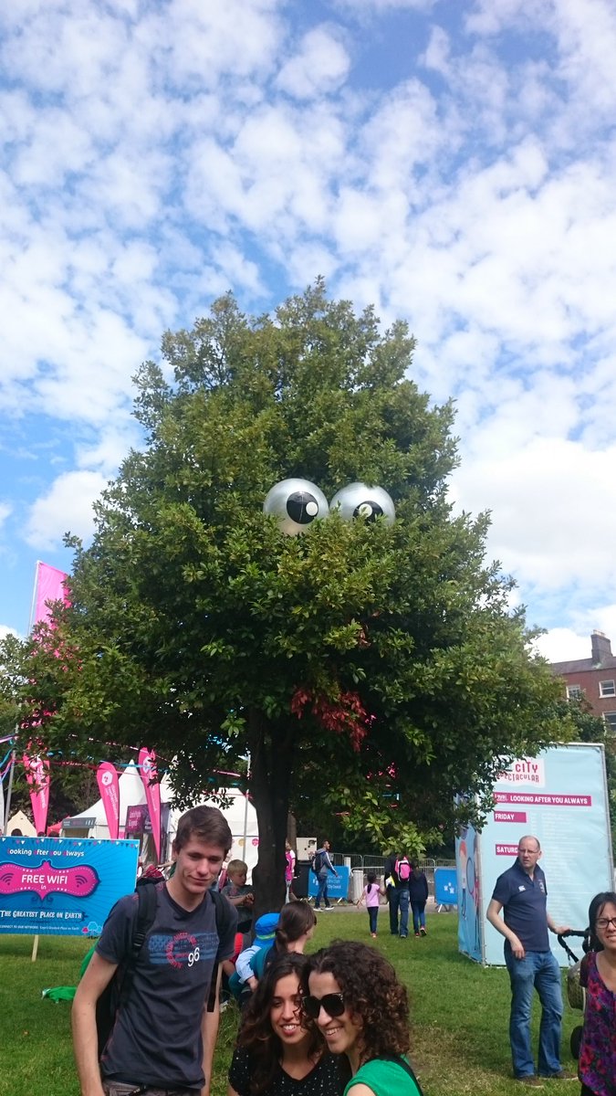 Andrewgat86's tweet photo. How do you know this is an Irish tree?
It's got a bit of ginger in it's beard :-D 
#LayaCitySpec #Dublin #FreeEvent https://t.co/rsMzMxEEFA