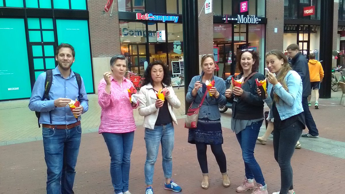 KlaarkeKrakau's tweet photo. Studenten zijn naar huis, toetsen zijn (bijna) afgerond. Tijd voor ontspanning met #collegae https://t.co/8Bv56RZWxJ