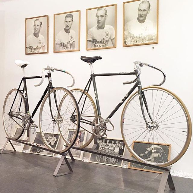 hipshops's tweet photo. Beautiful #rihsport installation at @290sqm in Amsterdam: go pick your bike! #amsterdamshops #custommadebikes #ride https://t.co/rfNZtrTNEy