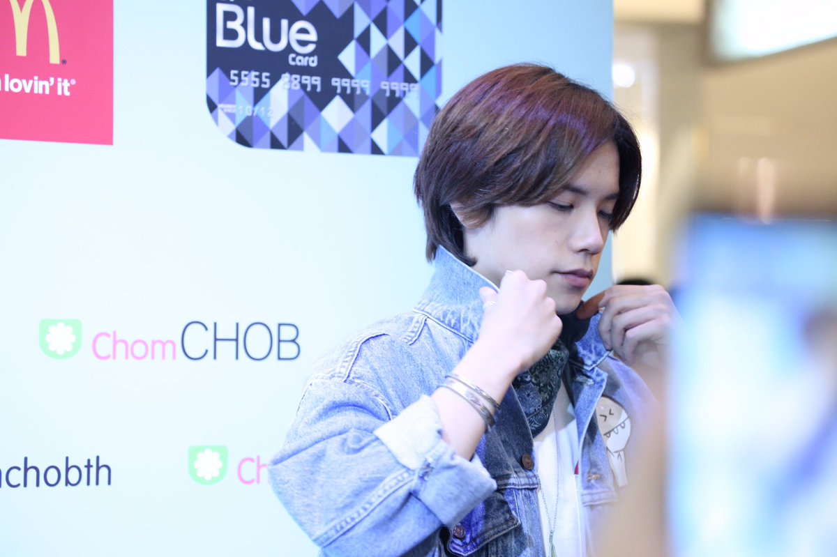NeungKa1's tweet photo. ได้ตรงแบรคดรณอปมากระจึงนึง แฟนๆมาหาคชาเยอะมาก วนไปวนมาหาช่องส่องไม่เจอ 555 #chomchob https://t.co/ouEPzz8YQ7