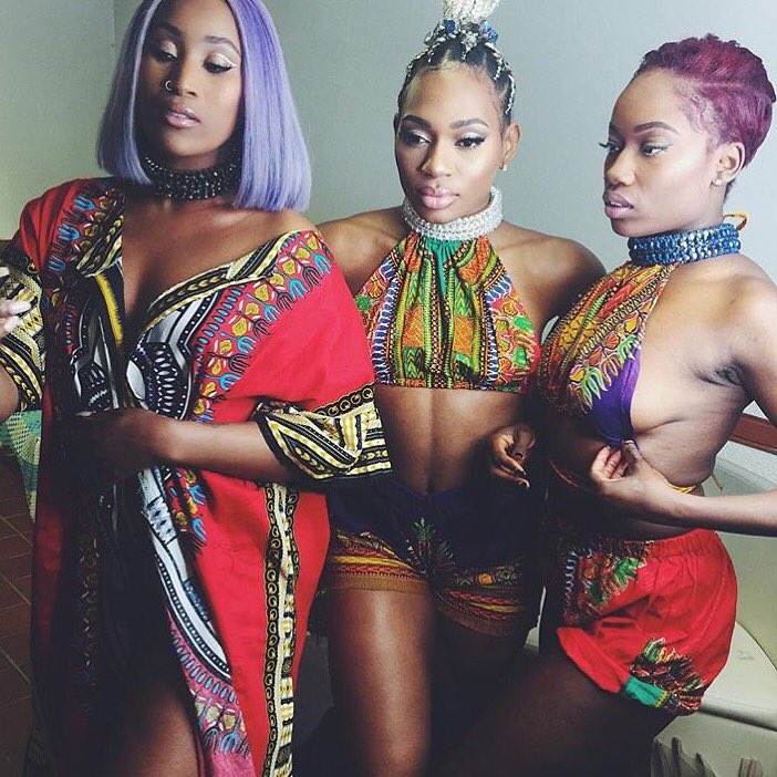 CEOdancers's tweet photo. As much as they try wipe us off they can never dim our light. WE R MAGIC, WE'LL ALWAYS SHINE!!✊🏾✊🏿 #BLACKLIVESMATTER https://t.co/u4ilVPvLcX