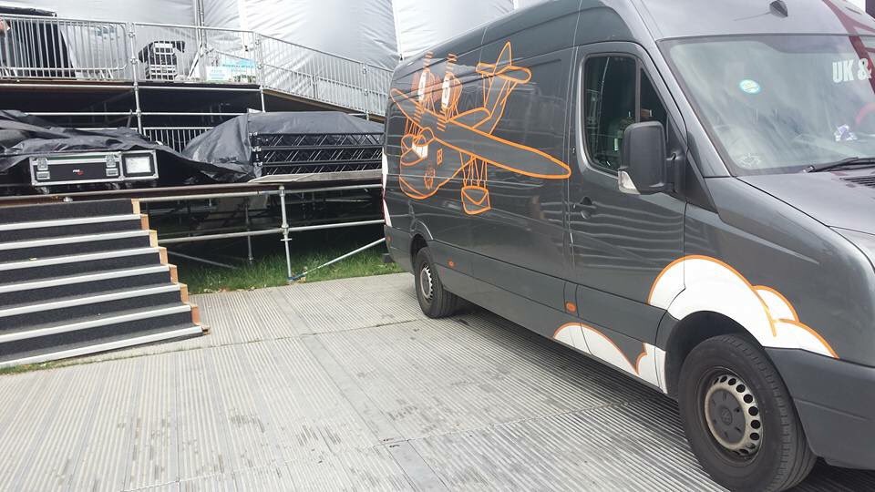 rockitcargo78's tweet photo. Rock-it Cargo @ BST With Wolf Alice. #britishsummertime #gotfreight #wolfalice https://t.co/xwIBwv6ouJ