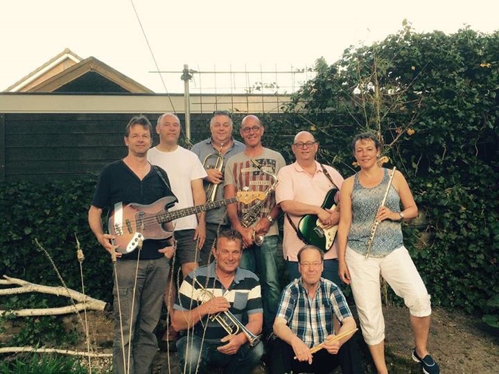Loofields's tweet photo. Speciaal voor LooFields is de Looband in het leven geroepen. Zij zullen LooFields openen én sluiten. Mis het niet! https://t.co/m8MmOt28E3