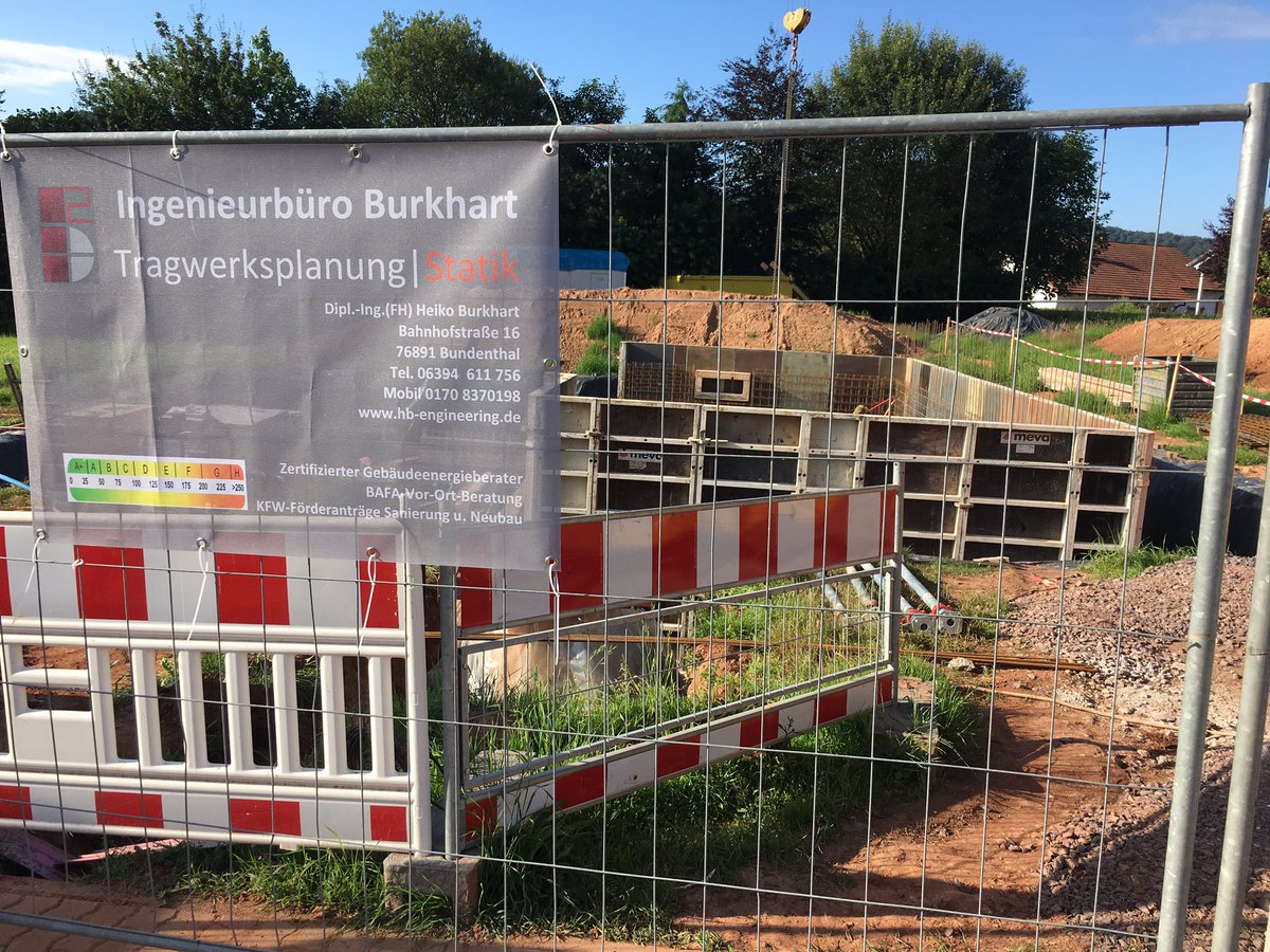ib_burkhart's tweet photo. Auf unserer #Baustelle in #Busenberg geht es weiter. #Statik #EneV #Planung https://t.co/mXulybHav9