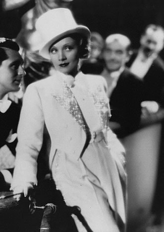 arrys44's tweet photo. #goddess&amp;legends Ingrid Bergman  Garbo Dietrich Audrey Hepburn imports we gladly accepted as American idols https://t.co/6X1J7PFTHO