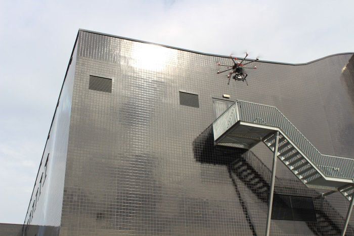 DronePoint in actie tijdens het uitvoeren van een gebouw inspectie. #droneinspectie