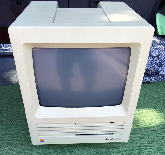 Compra un viejo Macintosh SE, y con él, una de las primeras 'app' porno europapress.es/portaltic/port…