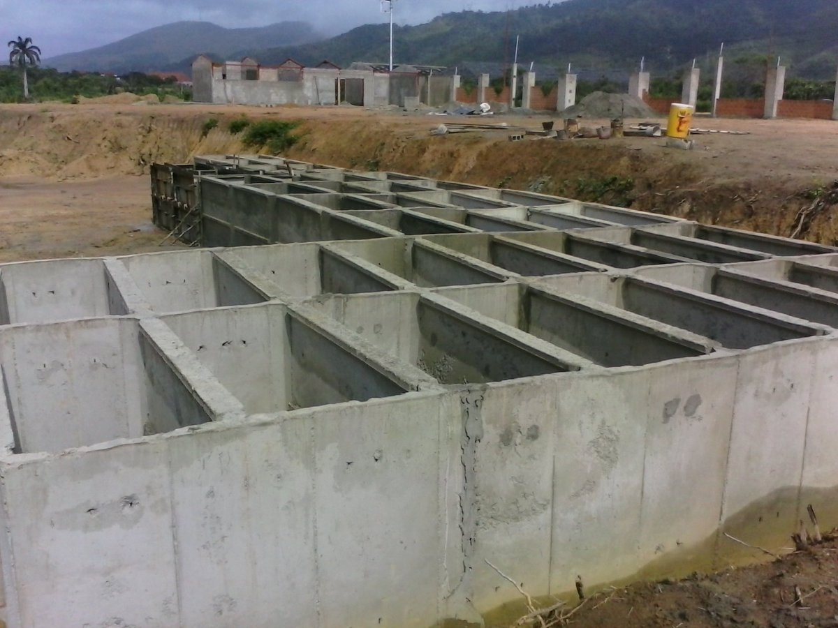 Obras_JJMora's tweet photo. Avanza construcción de fosas duplex  en el nuevo cementerio de Morón, con @Matson_5 #moronavanza https://t.co/yZmi2l5l83