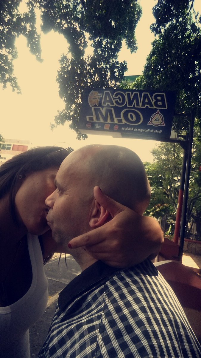 keniama4425's tweet photo. El amor my vida https://t.co/ng9hwfD6zr