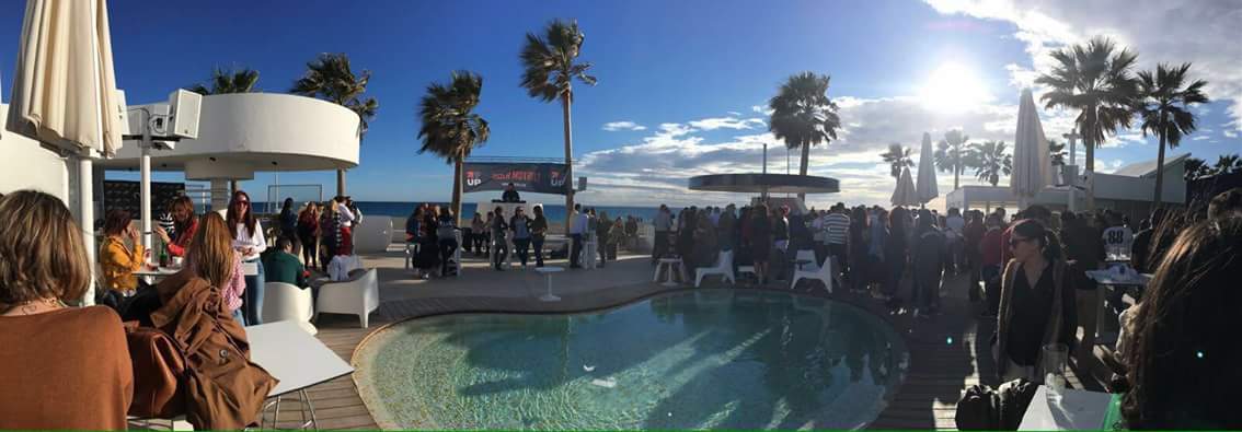 Yazmiraytu's tweet image. #CastingDeModelos en Oleaje Playa mixto. Mayores de edad. Chicas llevaros traje de baño y zapatos de cuña. #Pasarela