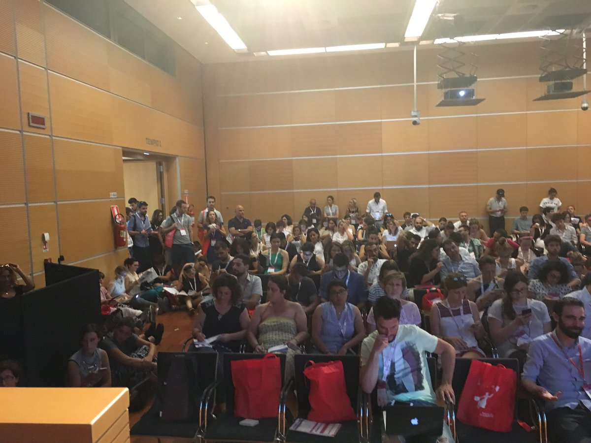 nelli's tweet photo. Quanta gente a sentirmi! #paura 😱 #wmf16 https://t.co/2SSrRZeEny