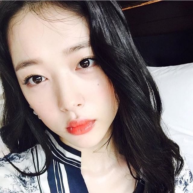 しやけ V Twitter 韓国では鼻のほくろは美人の象徴らしいけど言われてみれば確かにかわいこちゃん多いわ