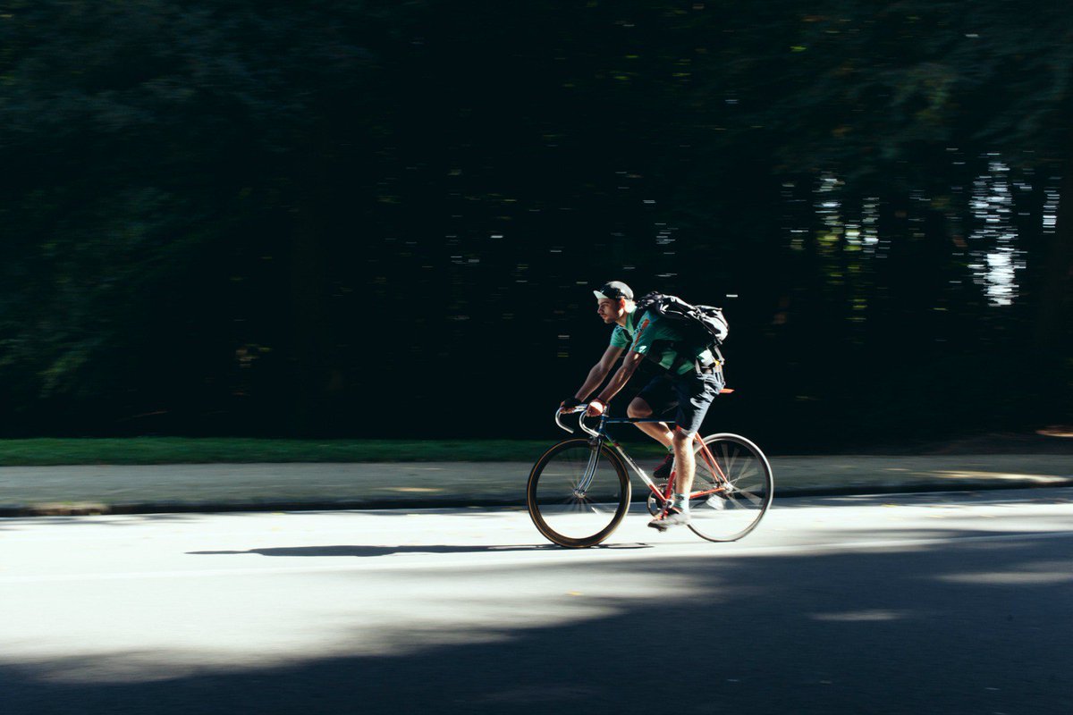 lesinrocks's tweet photo. Les livreurs à vélo ne veulent plus être les forçats de la foodtech
https://t.co/XWSs5ZQpwV https://t.co/Uf6361Phmc