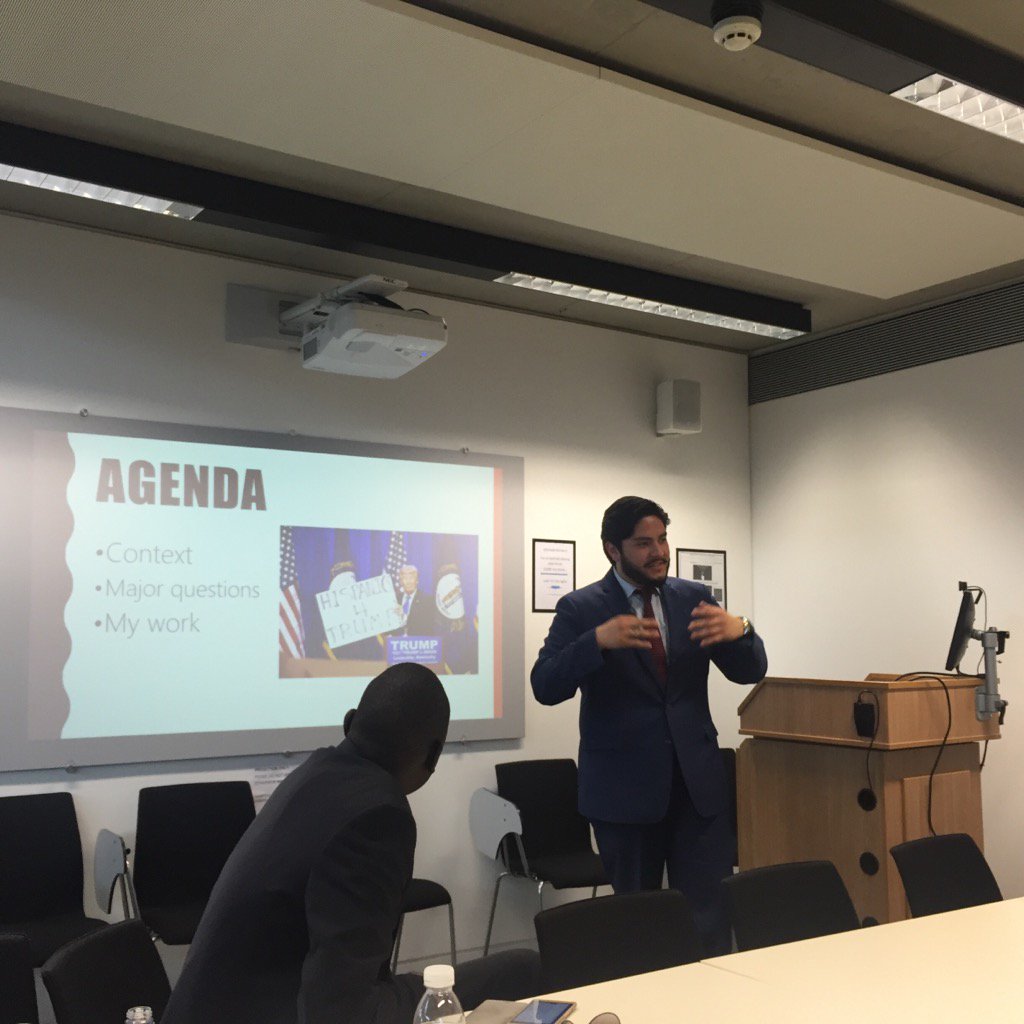 GwenythWR's tweet photo. @TheRealADSV asks how does digital tech architecture help form #Latino political identity in the #US? #AnOx2016 https://t.co/9JTUogyff8