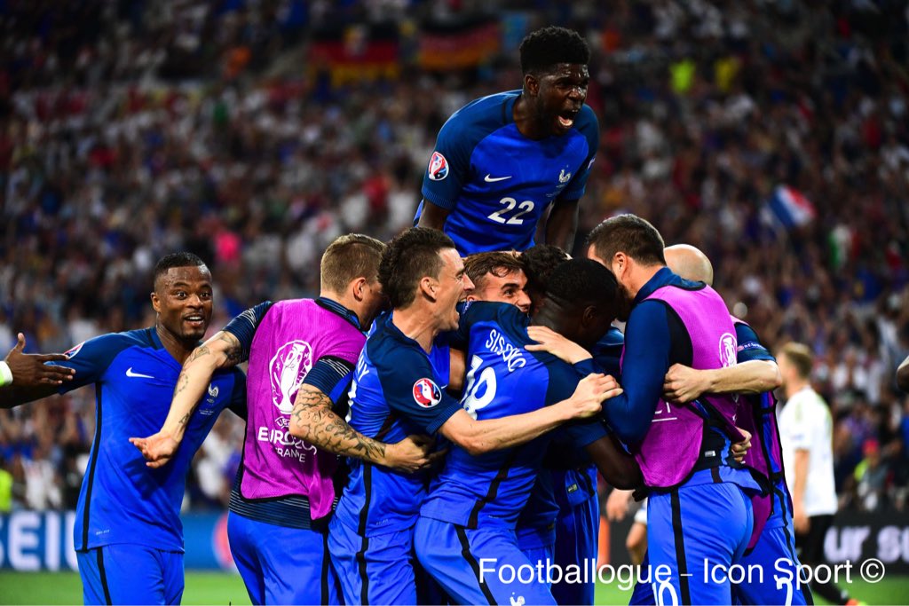 Footballogue's tweet photo. [#Decla💬]  Evra : "Ce n'est pas de la com quand on dit qu'on est une famille. On a redoré le blason." https://t.co/eC55WVaHRv