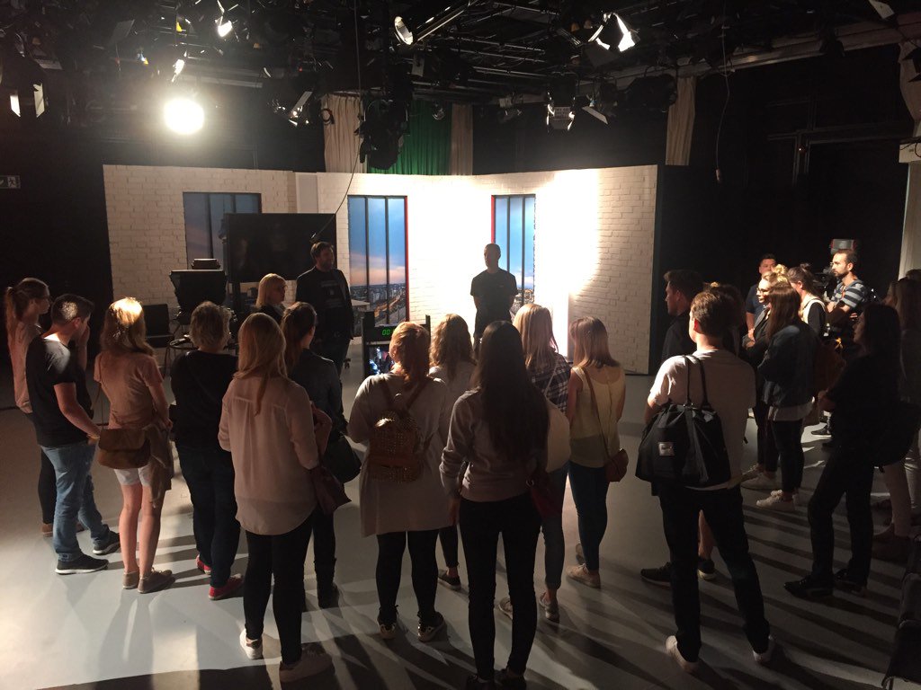 LarsCords's tweet photo. Zweite Station meiner #scholz35 Tour: das RTL Hauptstadtstudio https://t.co/K6p51NJkZo