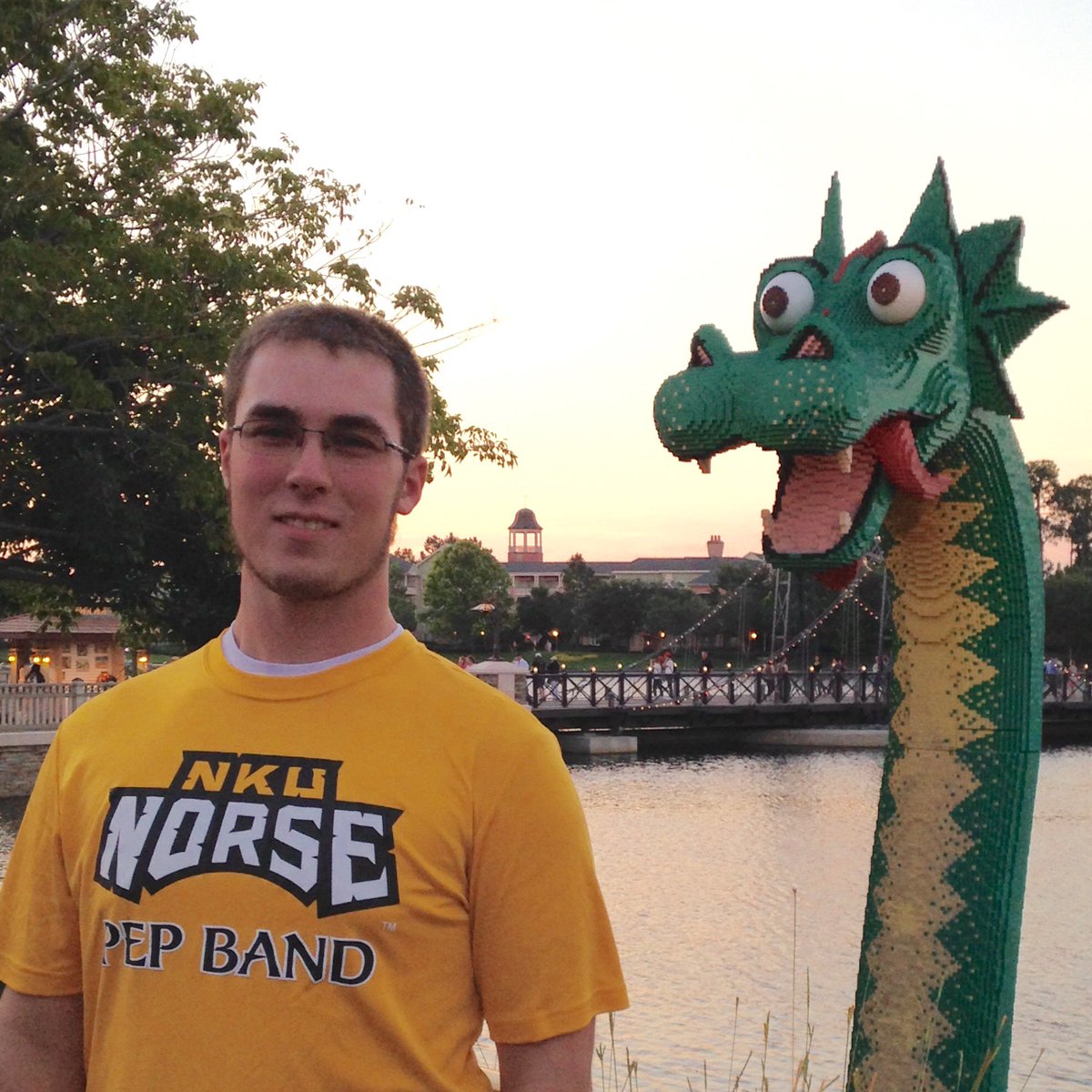 Will ran into a familiar face made out of legos in Downtown Disney! FAV and/or RETWEET to VOTE #NorseNationVacation