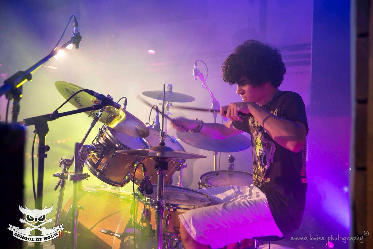 Mark_Spoiled's tweet photo. Playing live is fun. 
#Drums #Punk #Live #Intense #Spoiled https://t.co/zKTaMrzT7Y