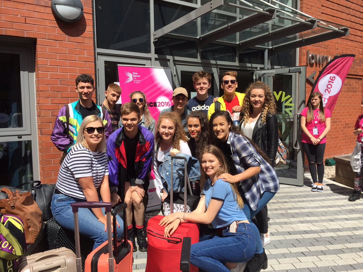 momentumdanceuk's tweet photo. @momentumdanceuk @CAPACOLLEGE have arrived at #UDance2016 Fabulous accommodation @SalfordUni https://t.co/n0Y4cyjZow