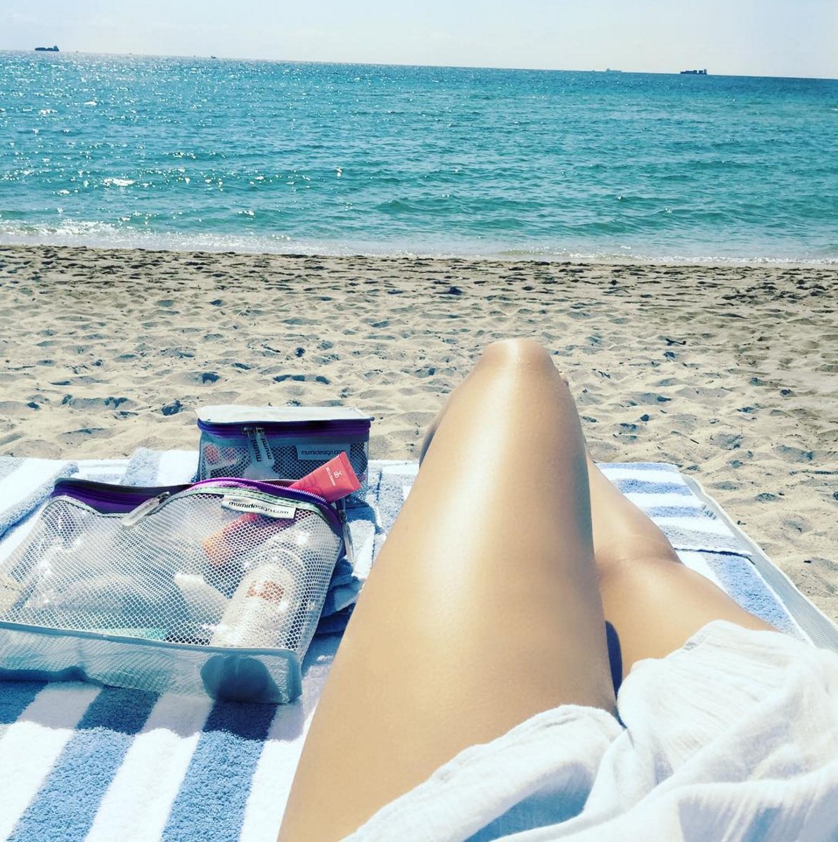 MumiDesign's tweet photo. Friday is lookin' good ☀️ https://t.co/ZfEUJPY865 #TravelWithMumi #TakeMeEverywhere #Miami https://t.co/89Ng5Or97i