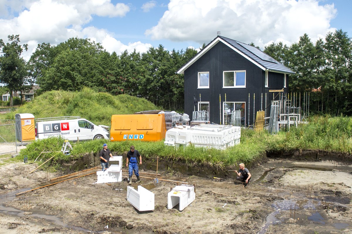 BouwgroepNoord's tweet photo. Werk in uitvoering! De nieuwbouw woning van Fam. Pragt
is uit de steigers. Voortvarend op weg naar oplevering! https://t.co/dVW70X6MRE