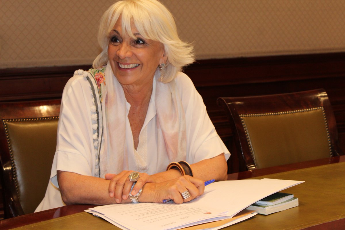 GPPopular's tweet photo. Nuestros parlamentarios electos continúan entregando sus credenciales para la XII Legislatura en el @Congreso_Es https://t.co/kGvVp1B91a