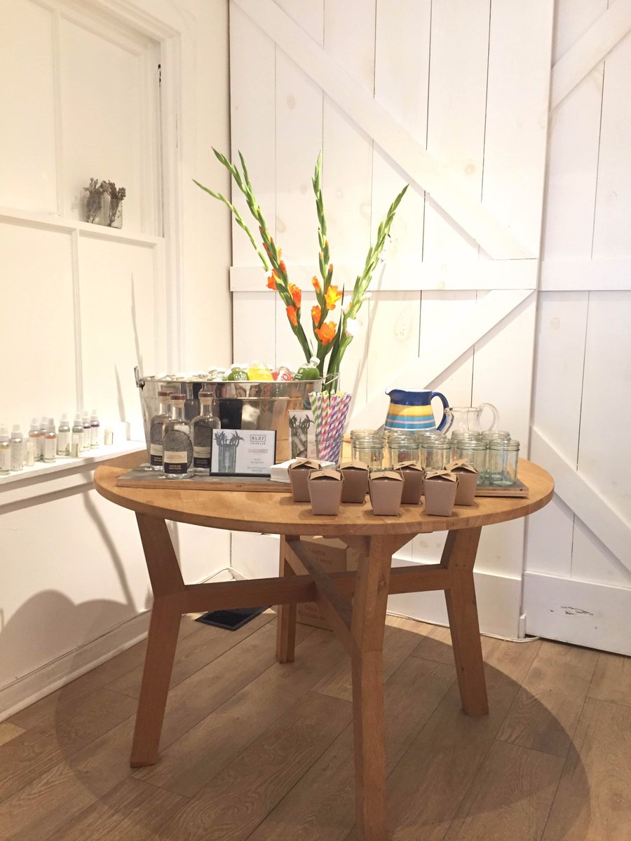graydonskincare's tweet photo. A great night at The @TheCureApoth for #GlowWithGraydon product launch for #FaceGlow and #FaceFoam! #greenbeauty https://t.co/xfVZNHJvY1