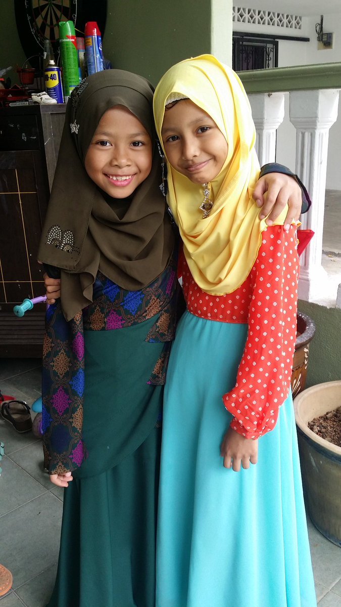 sshafie65's tweet photo. @adibahnoor 2 cousins bertemu..
#DuitRayaAdibahNoor
#GambarRayaKe3 https://t.co/HNeTWBmNLR