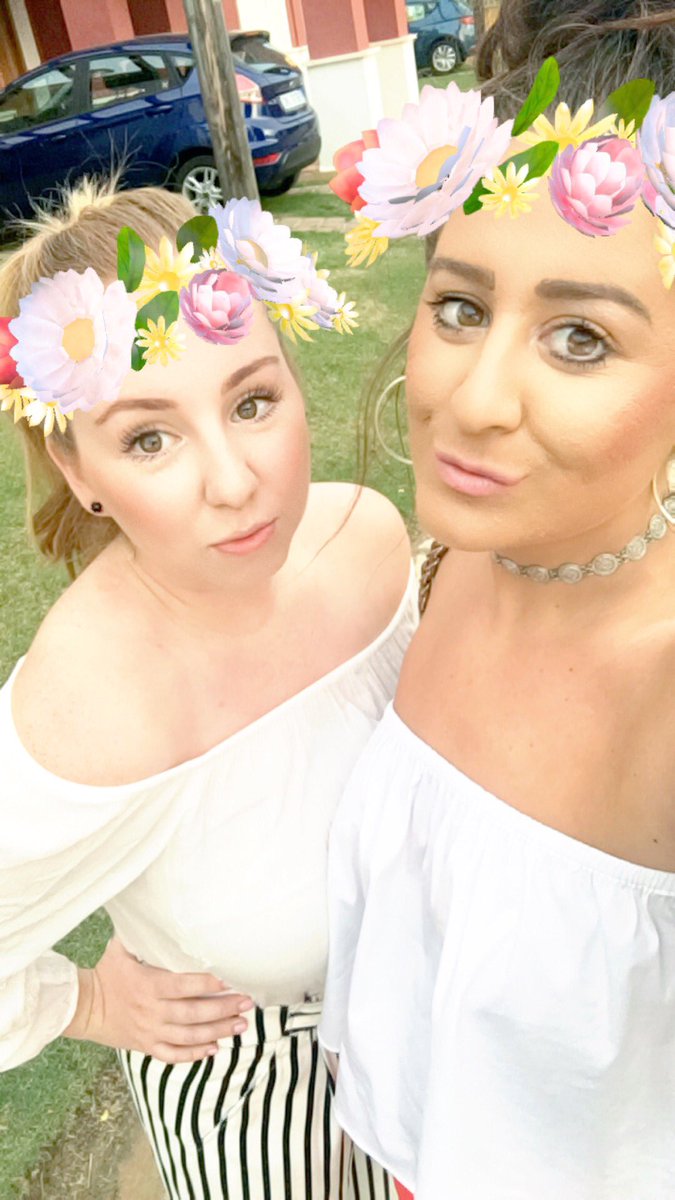 ChloLevelle's tweet image. Enjoying Spain as well as this snapchat filter 👭☀️