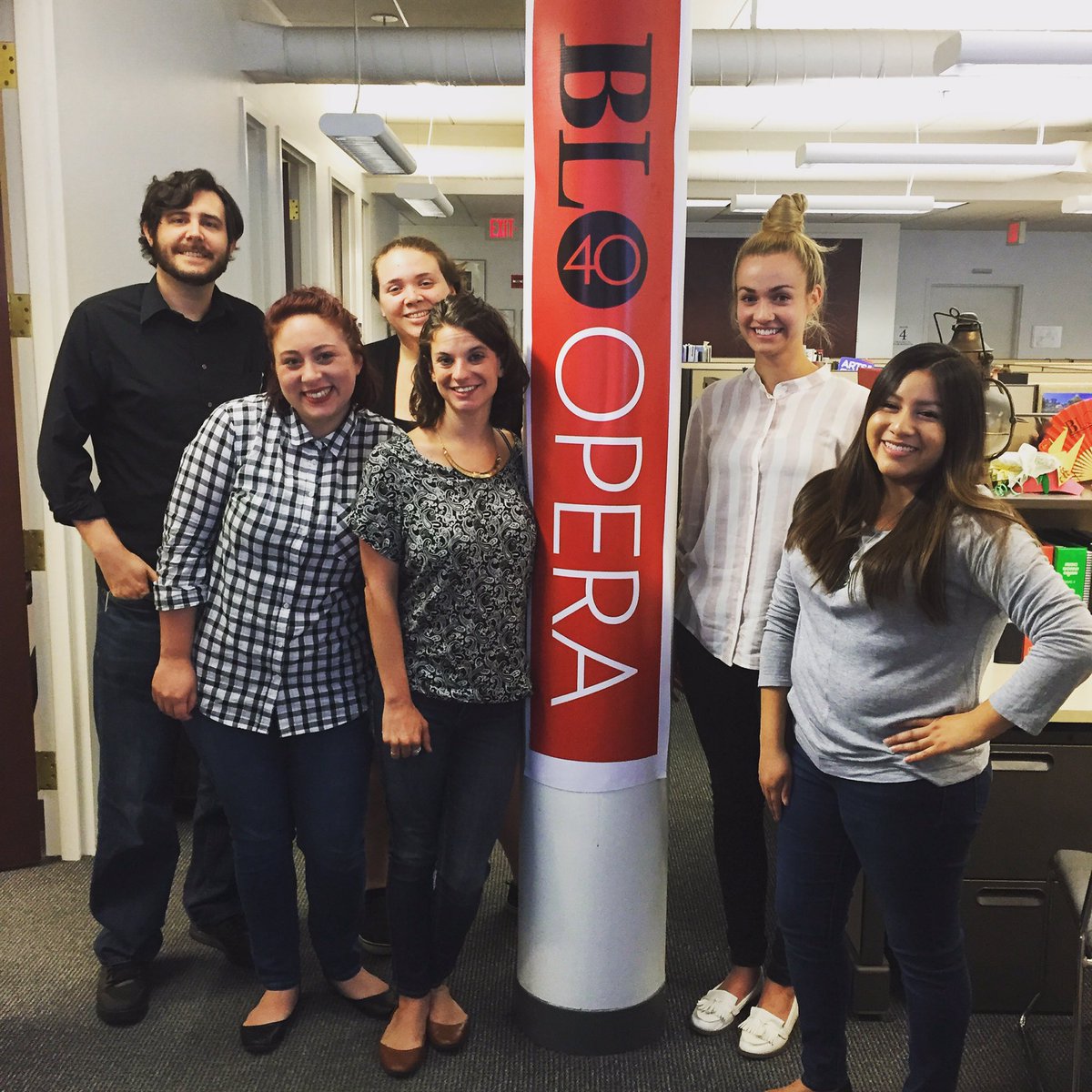 BostLyricOpera's tweet photo. Team work makes the dream work 🙌🏽 #youngopera https://t.co/BUokjqGgkI