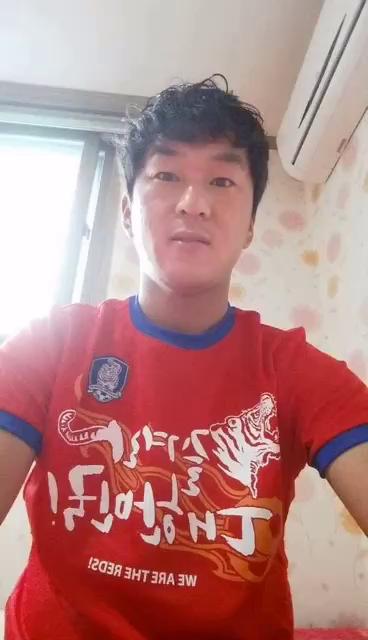 CowxlO2's tweet image. kwai.com/i/photo/lwx?us… 나를좋아는사람 생겼으면좋겠어요. 

카톡. huozhe4004