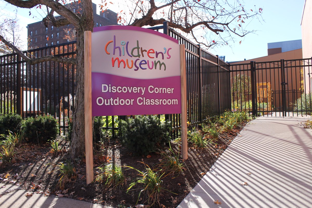 HowardInd's tweet photo. #FeatureSignFriday | Our systems are perfect for museum and park signage like this! https://t.co/7TlyJZ3nf3 https://t.co/EsfVX41RCT