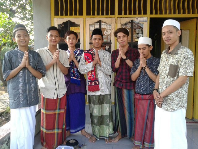 _yoppypratama's tweet photo. Maaf lahir batin geng https://t.co/DlVkU88x3r