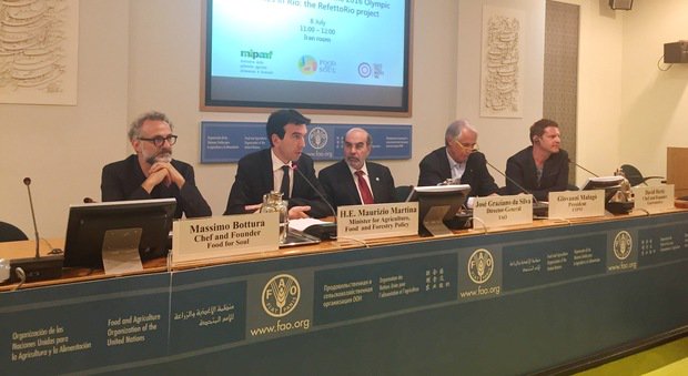 ilmessaggeroit's tweet photo. #refetto-rio, il #cibo avanzato al #villaggio olimpico verrà distribuito ai poveri https://t.co/EKBq07xPQ9 https://t.co/RItd2zR3fa