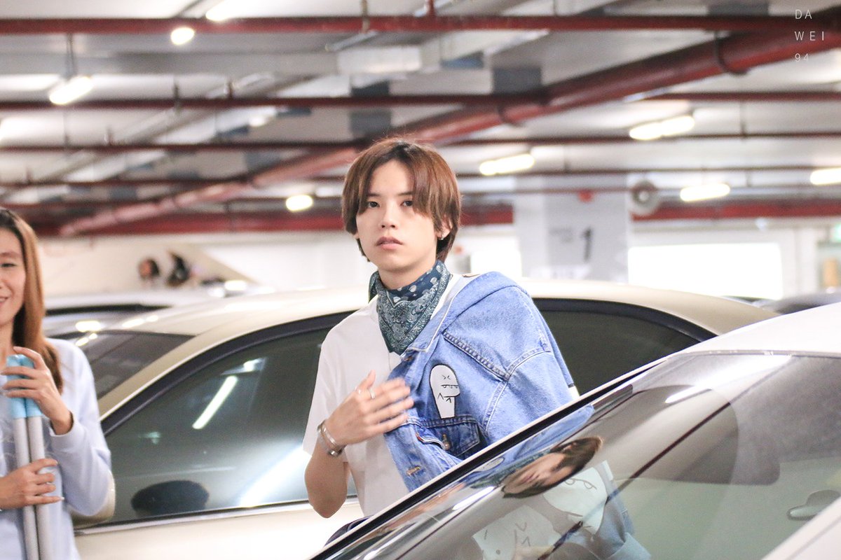 DA_Auy's tweet photo. @Kacha_AF8 พี่คชาเป็นคน hot hot (ลาดจอดรถร้อนจริงจัง) #chomchob #Kacha https://t.co/xDeQQuS9Gq