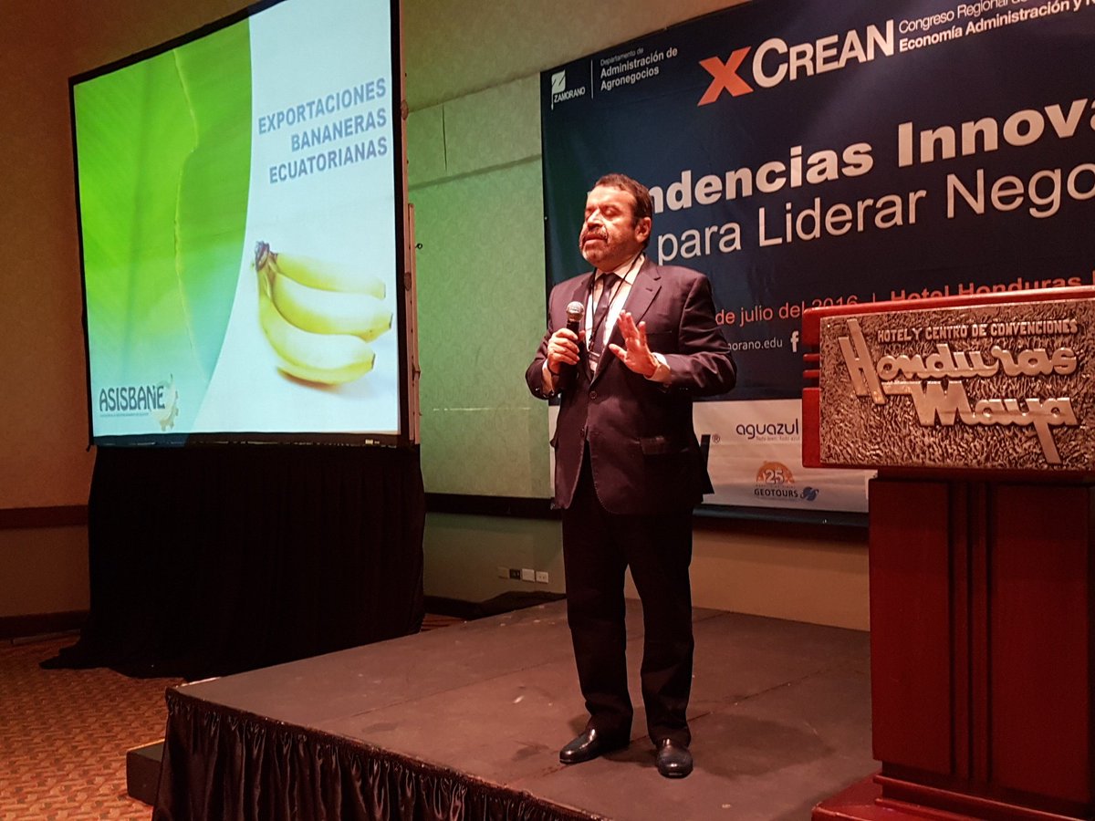 El Ing. #Zamorano Cecilio Jalil en la primera conferencia del X Congreso #CREAN