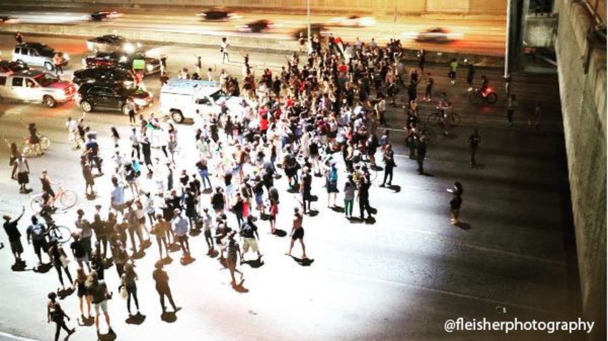 AllOutAtlanta's tweet photo. For #Altonsterling #philandocastile #nicolasthomas #aristonwaiters #alexiachristian
For evryone fighting
Atl 7/7/16 https://t.co/CMU6jRgSnE